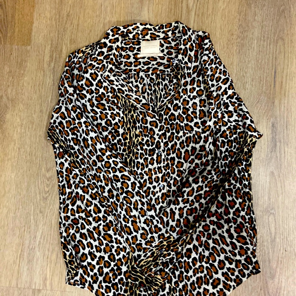 Medium,  cheetah print button down, size medium
